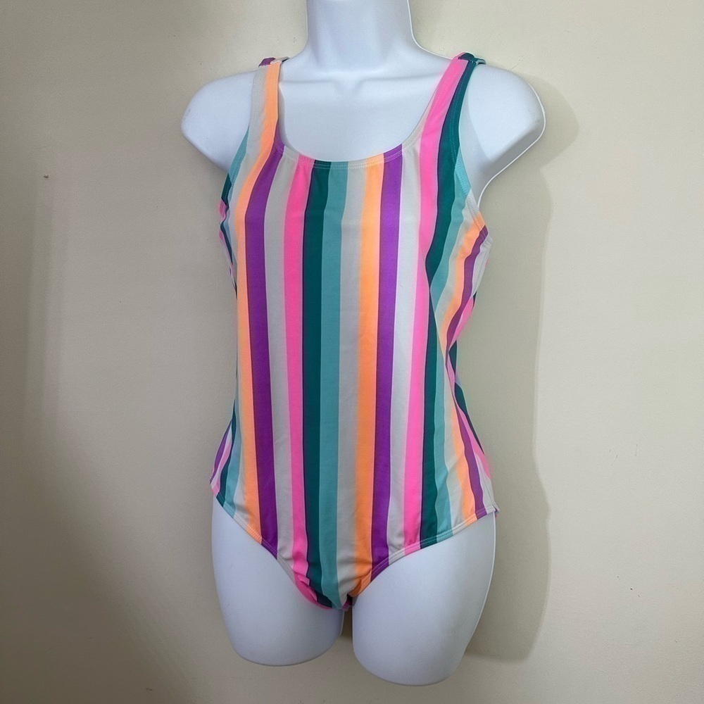 So sz 16 1/ 2 swimsuit one piece. In a pretty stripe nearly new